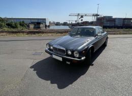 Daimler Double Six