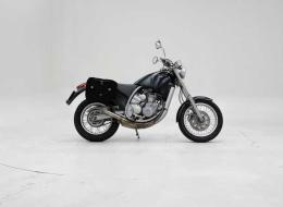 Moto Aprilia 650 Starck Collection