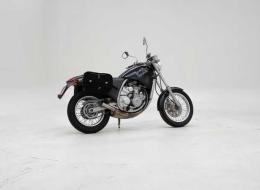 Moto Aprilia 650 Starck Collection