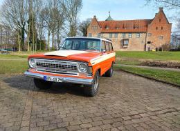 Jeep Wagoneer