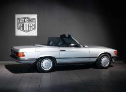 Mercedes-Benz SL 420 R107