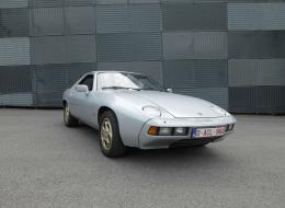 Porsche 928