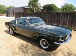 Ford Mustang fastback BULLITT