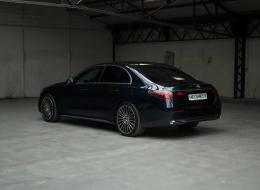 Mercedes-Benz E 300e *Exclusive line/Full options*