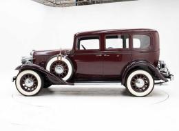Buick Sedan 57 S 8 Cylinder '32 CH1900e