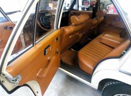 Mercedes-Benz 220
