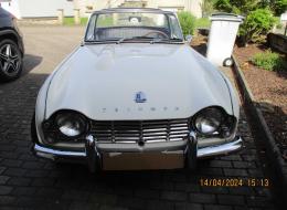 Triumph TR4