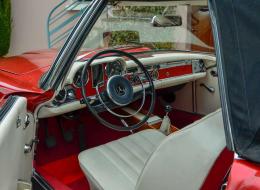 Mercedes-Benz SL 230