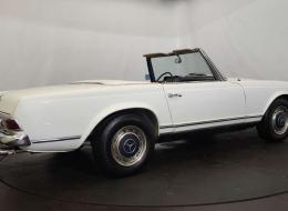 Mercedes-Benz SL 230 Pagode