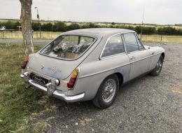MG B GT