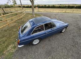 MG B GT Mk1 avec toit ouvrant
