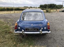MG B GT Mk1 avec toit ouvrant