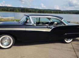 Ford Fairlane V8 Coupé