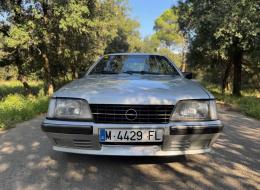 Opel Monza 3.0 