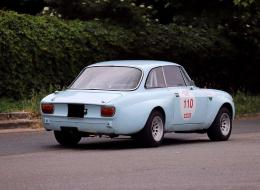 Alfa Roméo Giulia GT 1750 GTAm (R) FIA
