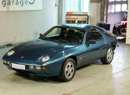 Porsche 928