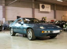Porsche 928
