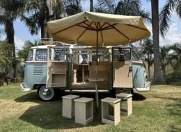 Volkswagen T2 VW T1 splitwindow bus camper van 1975