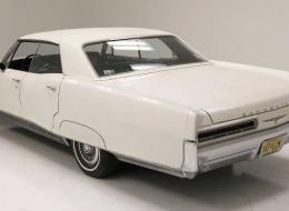 Pontiac Bonneville Sedan
