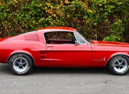 Ford Mustang V8 Fastback