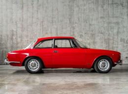 Alfa Roméo Giulia GT 2000 Bertone