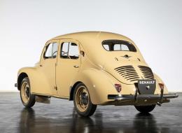 Renault 4 CV Luxe (R1060) 