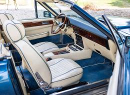 Aston Martin V8 Volante