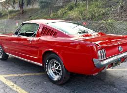 Ford Mustang V8 Fastback