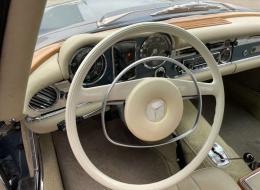 Mercedes-Benz SL 280 Pagode