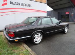 Jaguar Série - XJ R 4.0 L 6 cylindres