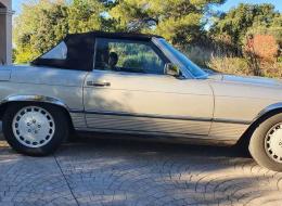 Mercedes-Benz SL 300SL R 107