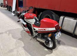 Moto Suzuki GSX-R750