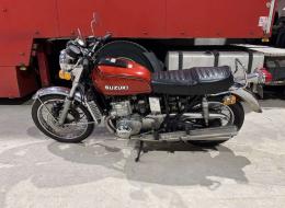 Moto Suzuki GT 750