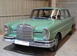 Mercedes-Benz 220 b SEDAN W111 FINTAIL
