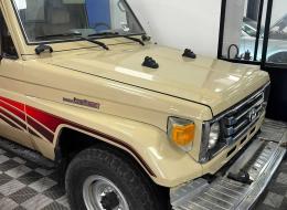 Toyota Land Cruiser fj 75