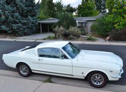 Ford Mustang V8 Fastback