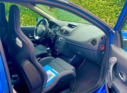 Renault Clio 3 RS F1 Team R27