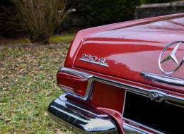 Mercedes-Benz SL 230SL Pagode