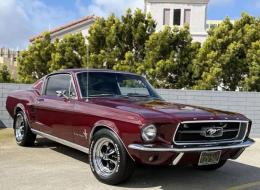 Ford Mustang V8 Fastback