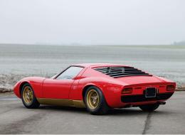 Lamborghini Miura P400 