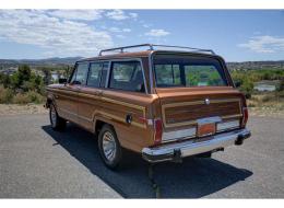 Jeep Wagoneer