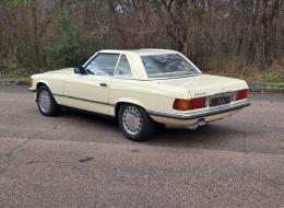 Mercedes-Benz SL 560