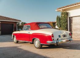 Mercedes-Benz 220 SE