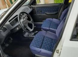 Peugeot 205 Sacr&eacute; Num&eacute;ro 