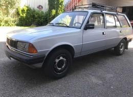 Peugeot 305