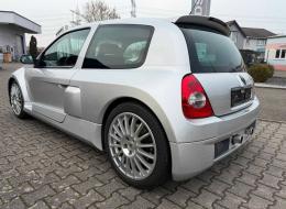 Renault Clio V6 3.0 Sport Phase 2