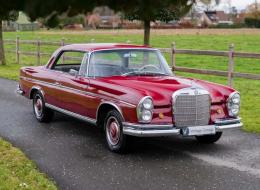 Mercedes-Benz SE 300