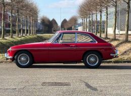 MG B GT 1800
