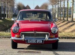 MG B GT 1800