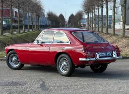 MG B GT 1800